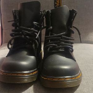 Kids Dr Marten Size 10C